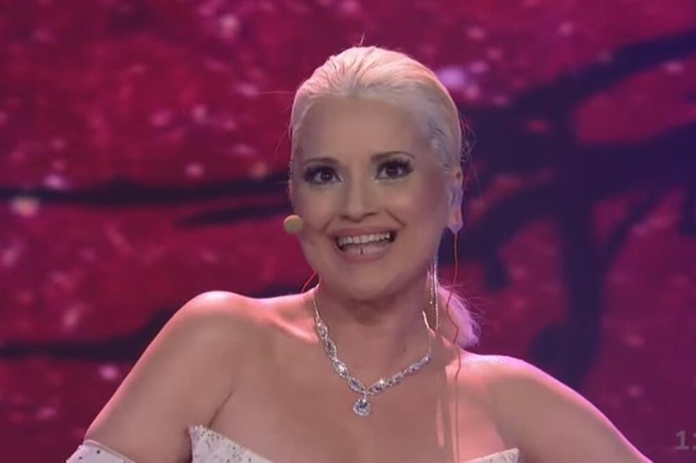 Srbija je ovo čekala da vidi: Maja sa sve polomljenom nogom zabezeknula naciju, nisu mogli da odvoje pogled od TV