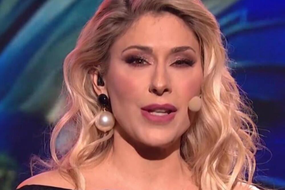 Levi kapak Kristine Radenković postao glavna tema u zemlji! Šta joj se desilo, ovo je jezivo