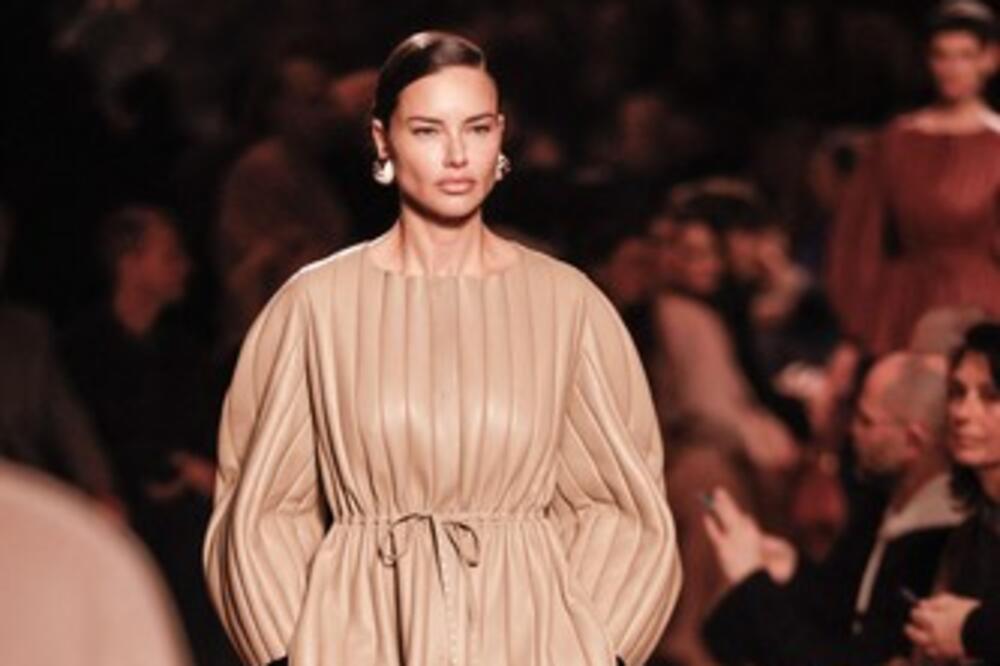 Bivša srpska snajka (43) pokazala narodu zašto je i dalje najjača riba: Kada se pojavila nastao muk, boginja lepote