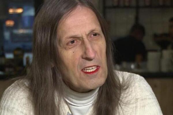 Rade u 72. godini promenio pol, pa molio Boga da ga žena prihvati: Komšije i danas bruje kad se pojavi u suknji