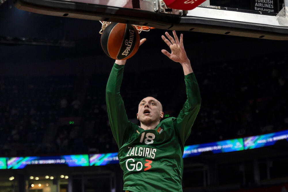 Buran i žestok doček Delija za Alena Smailagića (Video)