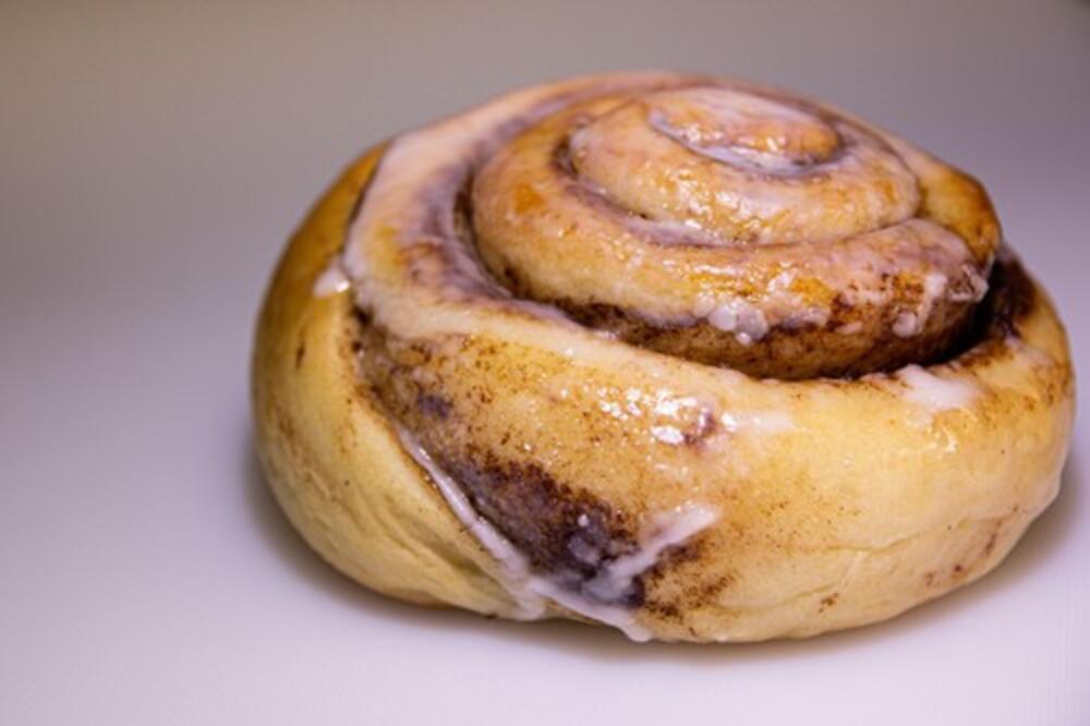 Sočne i ukusne ružice sa orasima: Osetite čaroliju detinjstva u svakom zalogaju