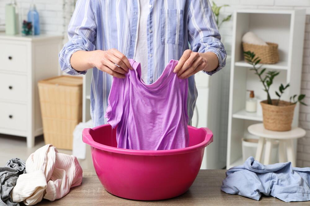 ŽELITE RUČNO DA PERETE VEŠ: Ne morate više ni tako, osim lavora potrebna vam je ova praktična mini mašina!