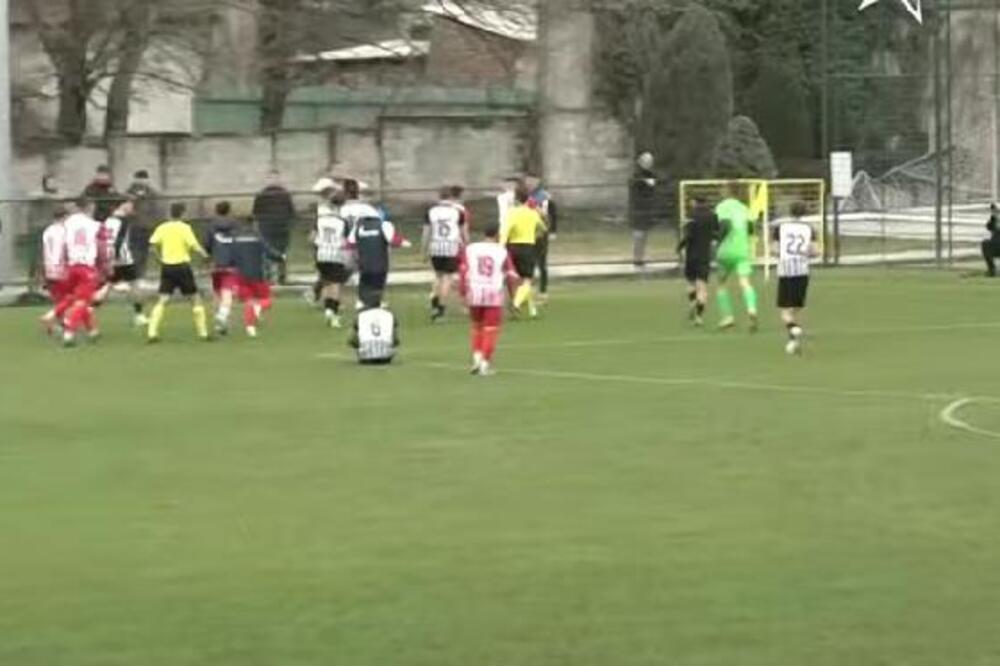 Žestoka tuča fudbalera Zvezde i Partizana: Napucao ga dok leži na zemlji, usledio totalni haos