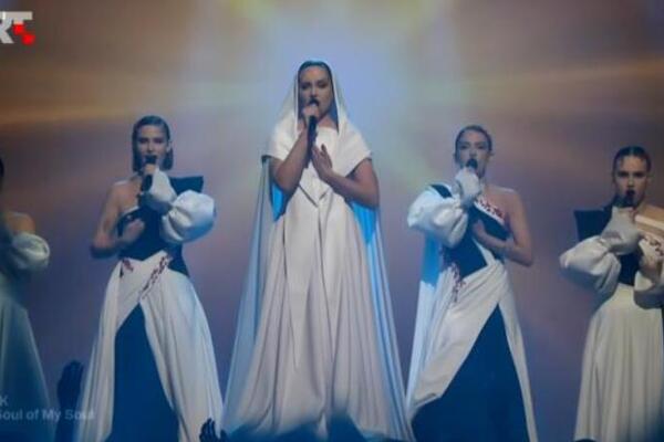 Pevačica završila na hitnoj! Nastup na muzičkom takmičenju je upitan, neće moći da peva?