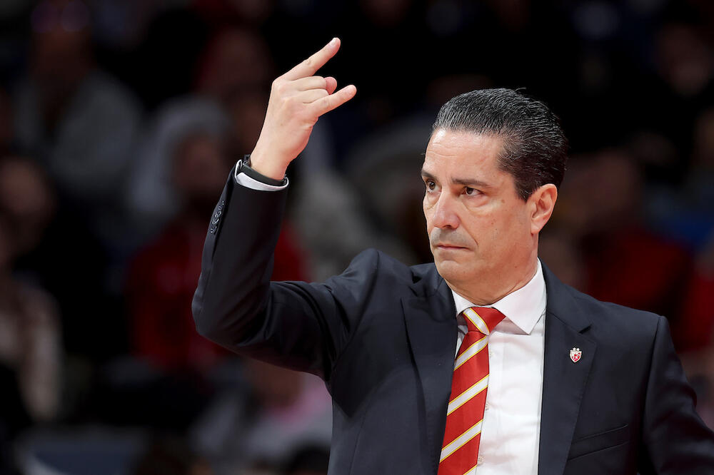 Janis Sferopulos kipti od besa!