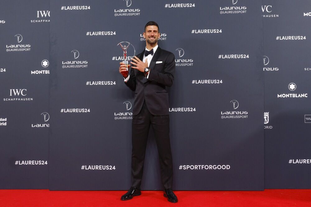 Novak Đoković sa Laureus nagradom