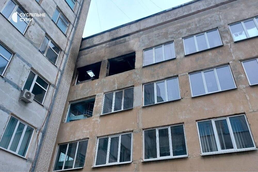 Rusi pogodili dečju bolnicu u Ukrajini! Ruski dron Šahid se zabio u polikliniku, potresni snimci! (VIDEO)