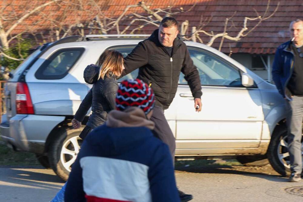 "Familijo, prijatelji, ljudi": Oglasio se otac devojčice (2) nakon što je nađena, rekao je ove 2 rečenice