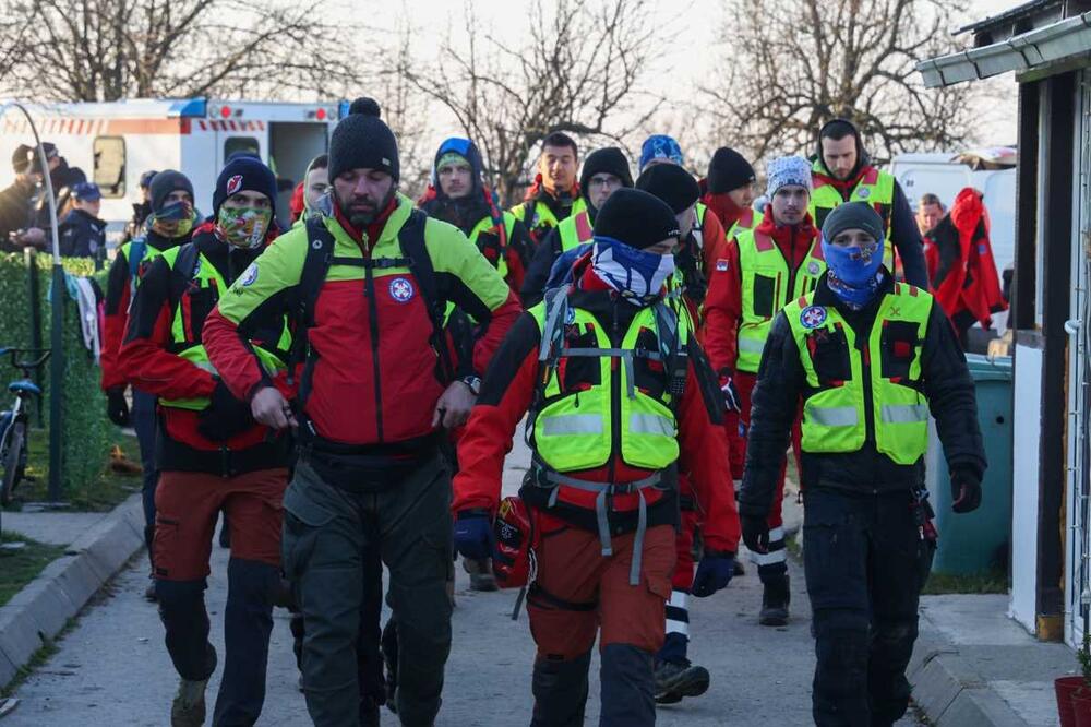 "Bila je baš ošamućena, nije znala šta se dešava, plakala je": Spasilac koji je pronašao devojčicu otkrio detalje!