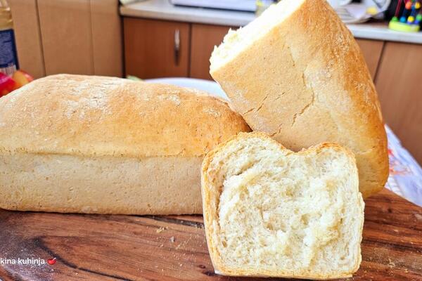 Mekan kao duša, a tek što je ukusan: Evo kako se pravi posni hleb sa kiselom vodom i crnim brašnom - u 1 je caka