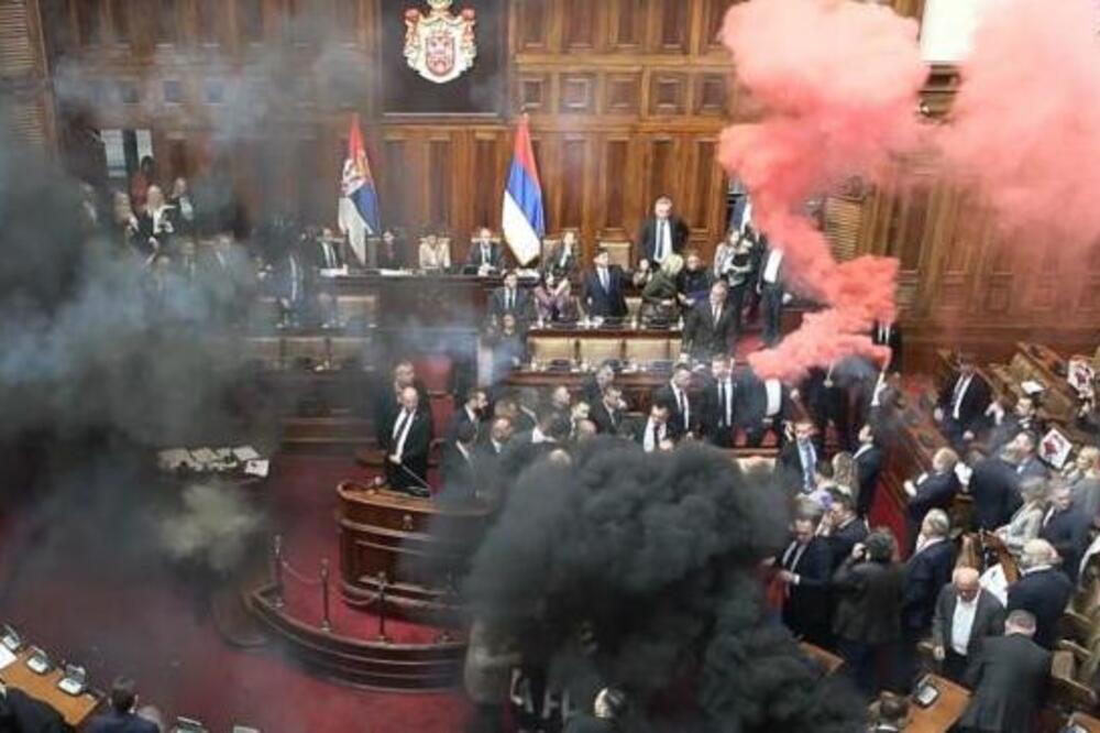 Danas u 10 sati nastavak zasedanja Skupštine Srbije: Neredi obeležili prvi dan zasedanja!
