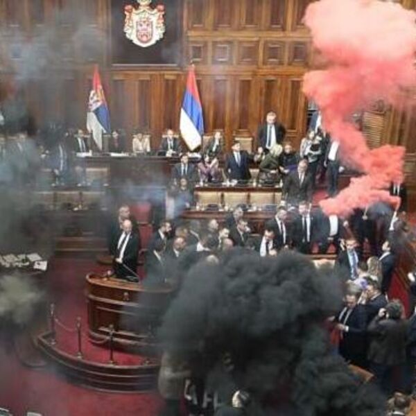 Danas u 10 sati nastavak zasedanja Skupštine Srbije: Neredi obeležili prvi dan zasedanja!