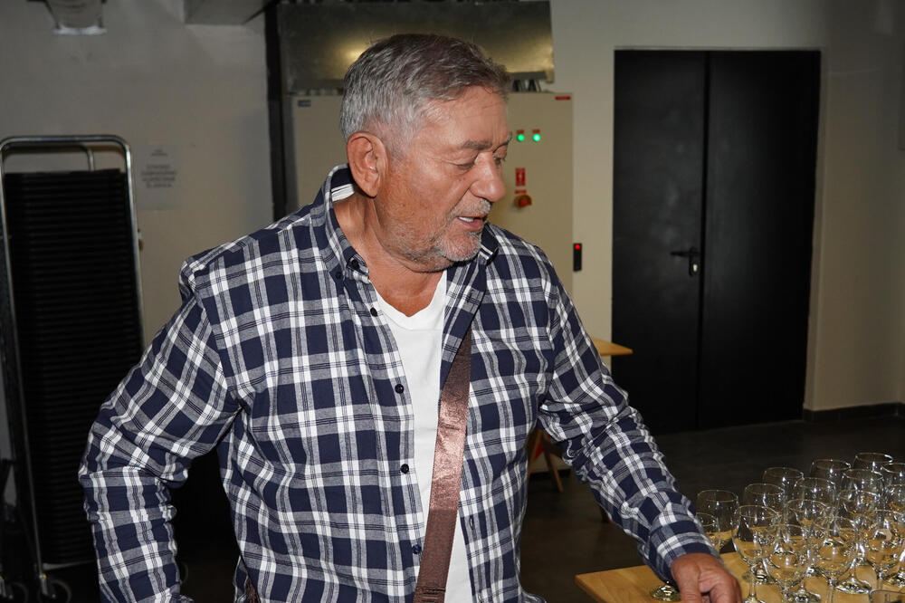 Na Zlatiboru napravio zdanje kojem se svi dive: Obezbedio i sebe i porodicu, za njih nema zime