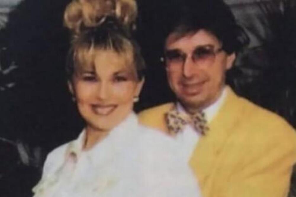 Nikad viđena slika trudne Suzane Jovanović! Pogledajte gde je Saša drži, ovo će vam izazvati suze