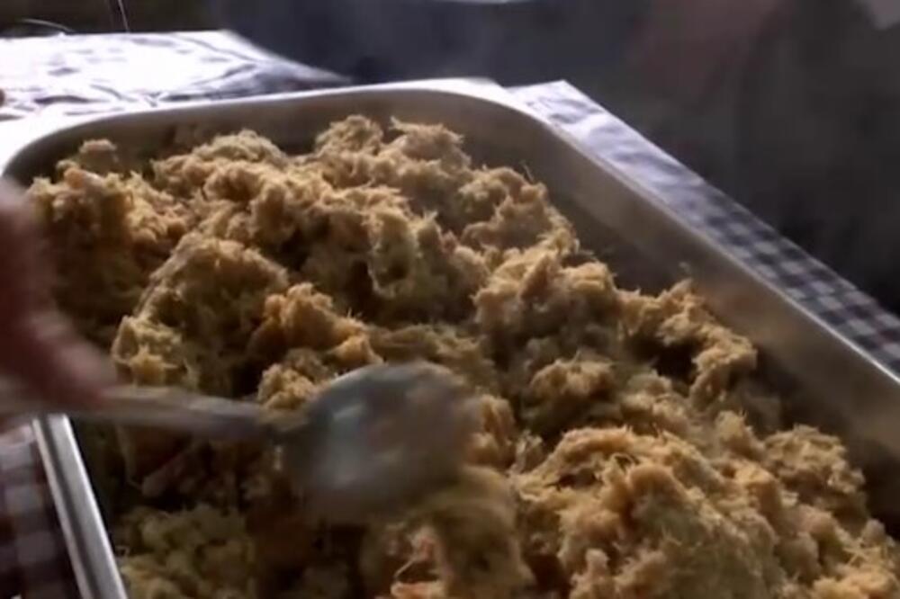 Ovo je pravi specijalitet sa juga Srbije: Sprema se čak 8 sati, a gostima se služi godinu dana!