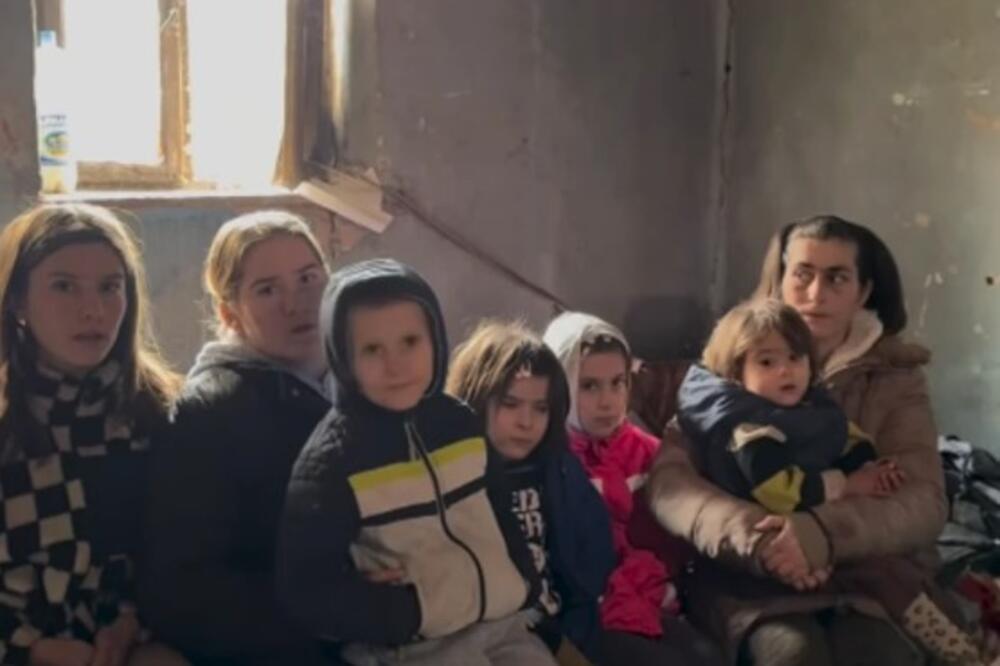 Porodica Mačković živi u kući bez struje, prozora i vode! Zbog reči najstarije ćerke ćete zaplakati (VIDEO)
