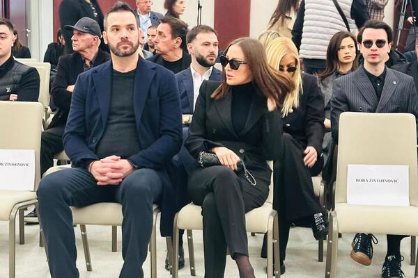 Utučena Prija i Filip stigli na komemoraciju! Trudnica krije stomak i ne odvaja se od muža