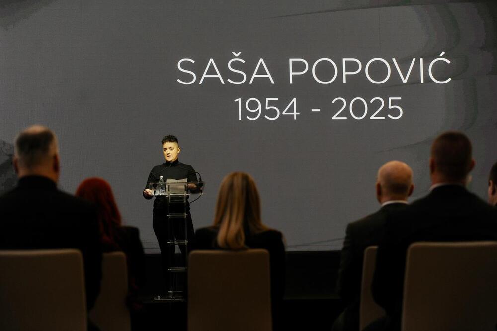 "Spusti krov na kabrioletu i uživaj...": Govor Marije Šerifović rasplakao Srbiju, ovako se oprostila od Saše