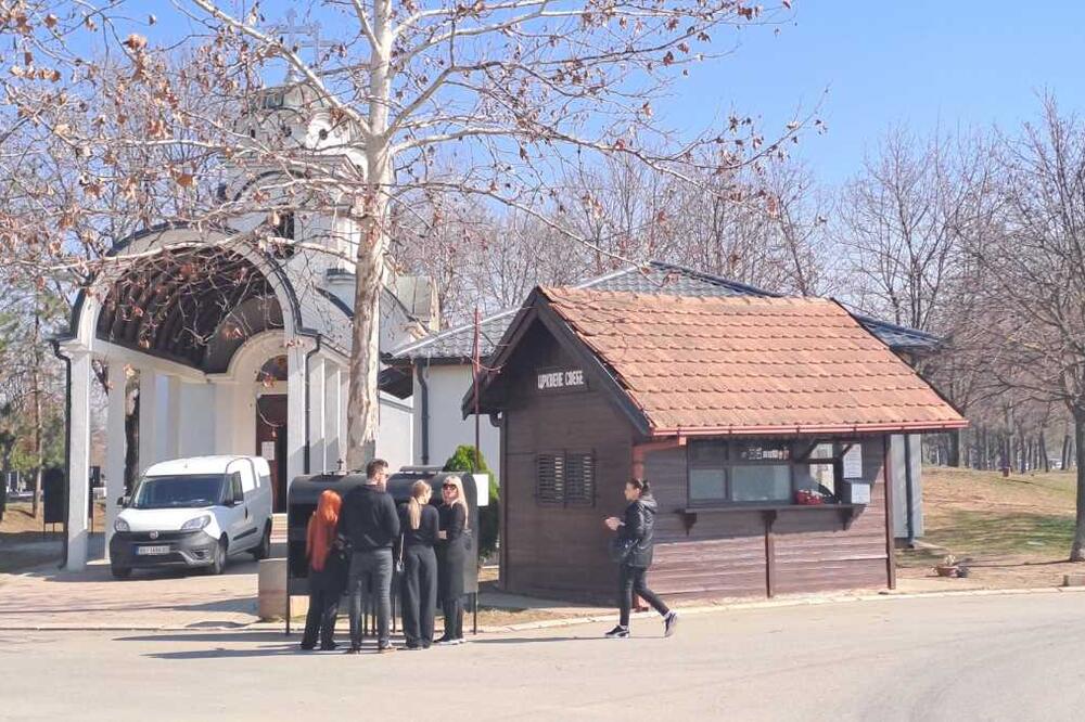 Udovica Suzana došla na Sašin grob dan posle sahrane! Evo šta je prvo uradila kad je stigla, razarajuće