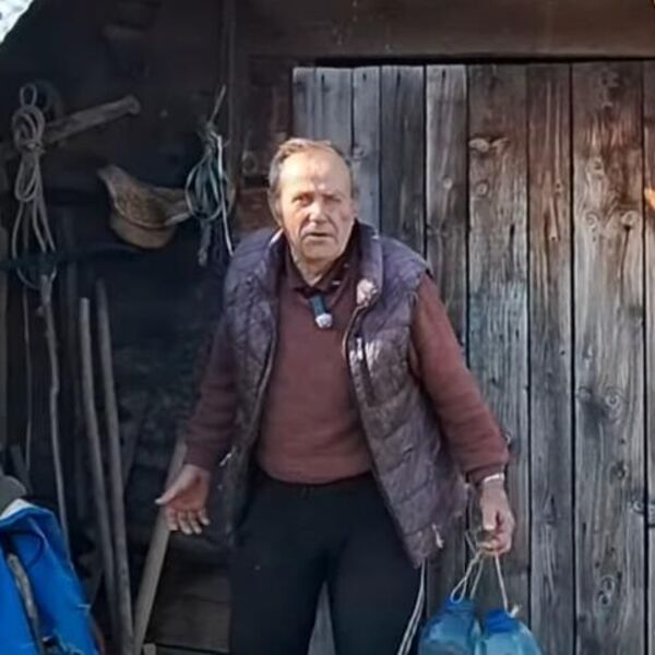 "Život nikad bolji, a narod...": Ljubo sam obrađuje 100 hektara zemlje i brine o 13 ovaca, 15 krava i 50 kokoški!