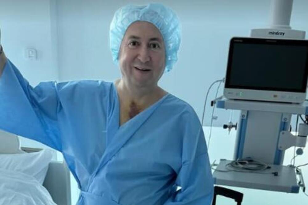 Na stopalima kaljače, a na glavi medicinska kapa: Pojavila se Đanijeva šok fotografija iz bolnice