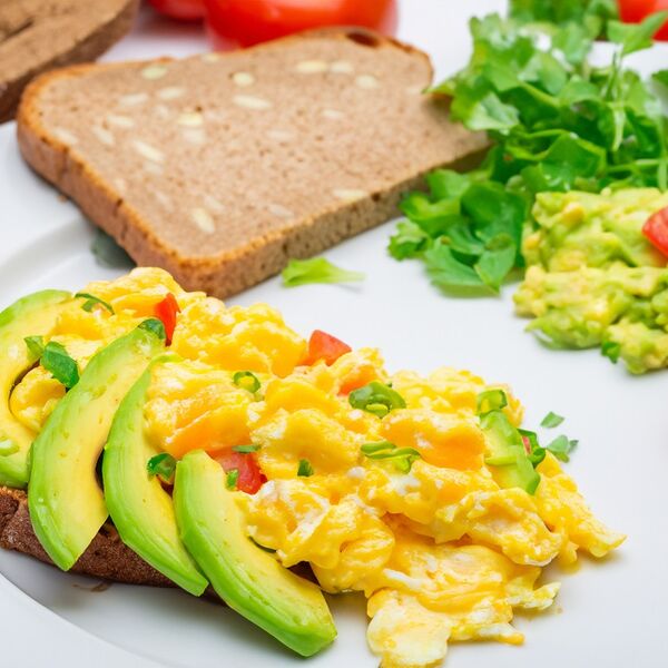 KAO DA STE BILI NA SUNCU: Ove namirnice podižu vitamin D i čuvaju imunitet kad dani postanu kraći i mračniji!