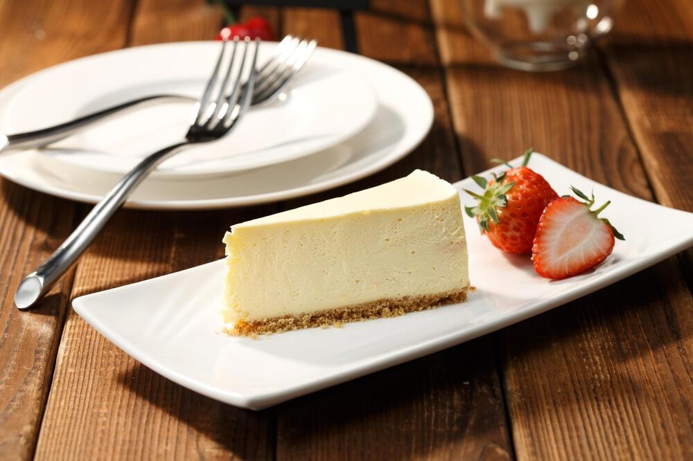 Čizkejk sa bananom - poslastica koja će oduvati i najboljeg kuvara: Zaboravite na običan, ovaj se topi u ustima