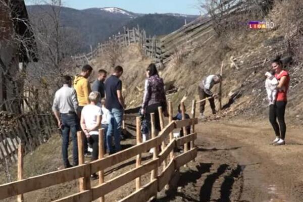 Radonjići se odlučili za život na selu: Dva brata imaju petoro dece, a blizanci su na putu! Zaseok pun života FOTO