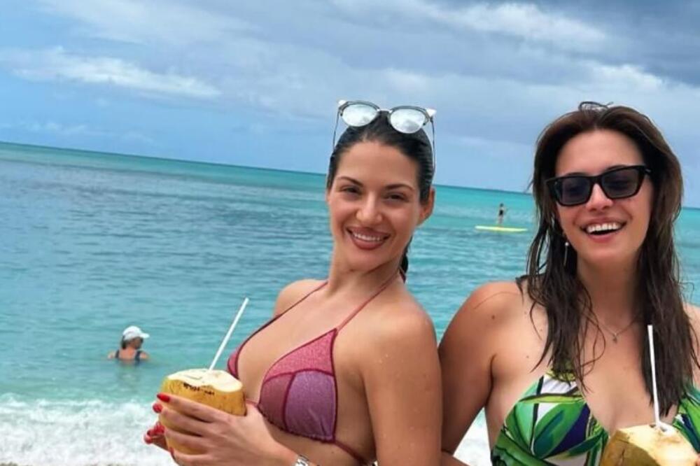 Od ovih tela zastaje dah! Njih dve su prave bombe, a tek da im vidite majku, ne zna se koja je bolja