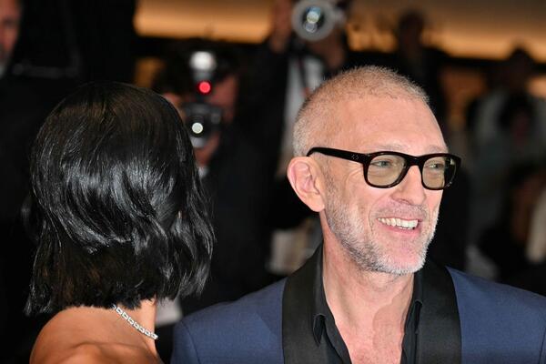 "DŽABE MU NOVAC I SLAVA KAD OTAC MOŽE DA JOJ BUDE": Najkontroverzniji par izazvao bes, razlika u godinama BODE OČI