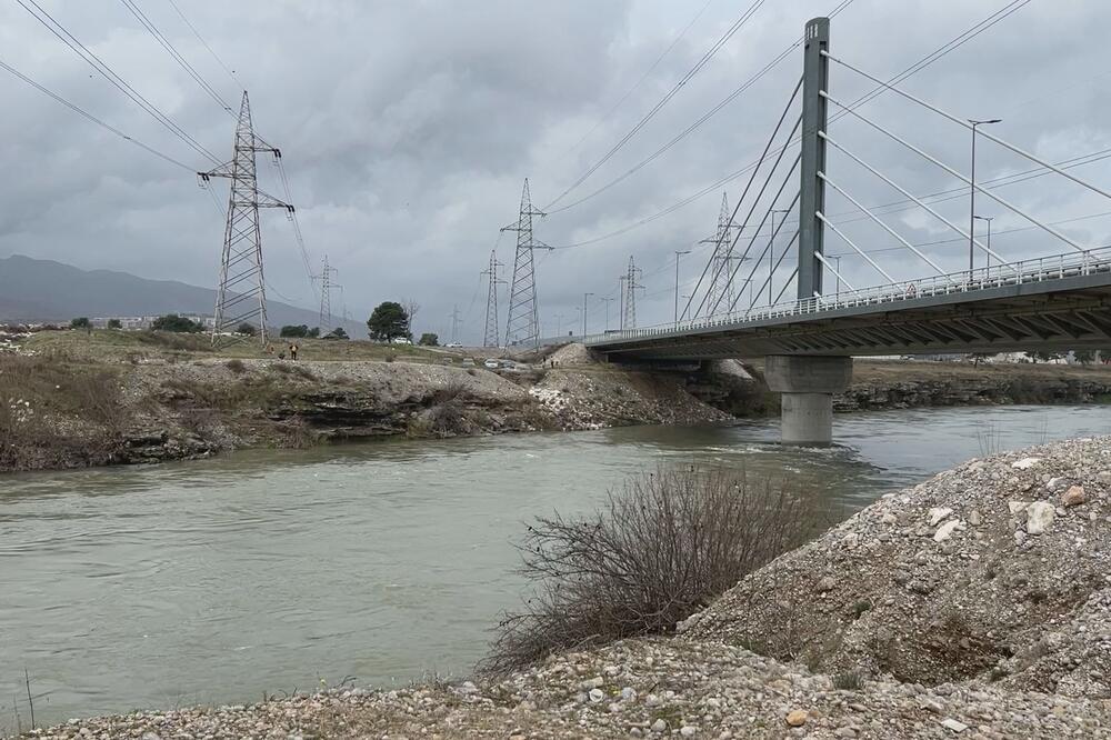 Uključeni i helikopteri u potragu za Ivanom i njenim maloletnim sinom: Uslovi veoma loši, traga se danima...