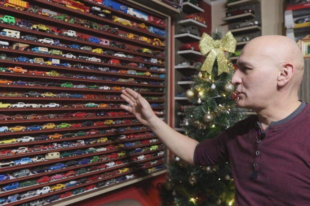 Slobodan iz Užica ima neobičan hobi - ne žali ni vreme ni novac: Na neverovatnoj kolekciji mu mnogi zavide