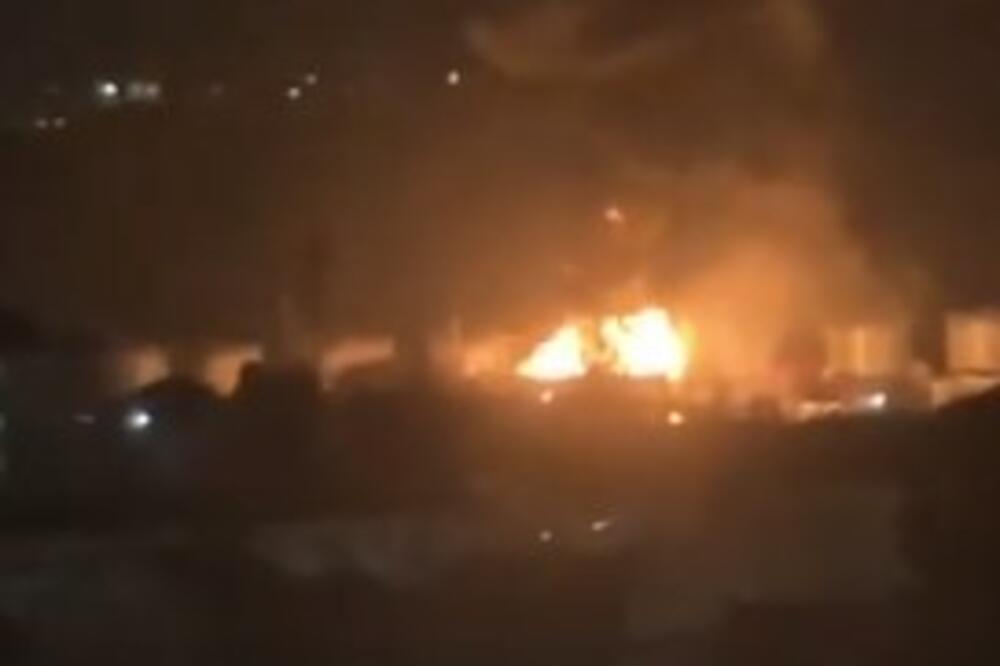 Ogroman požar u Rusiji: Pogođena rafinerija, odjekuju eksplozije! (VIDEO)