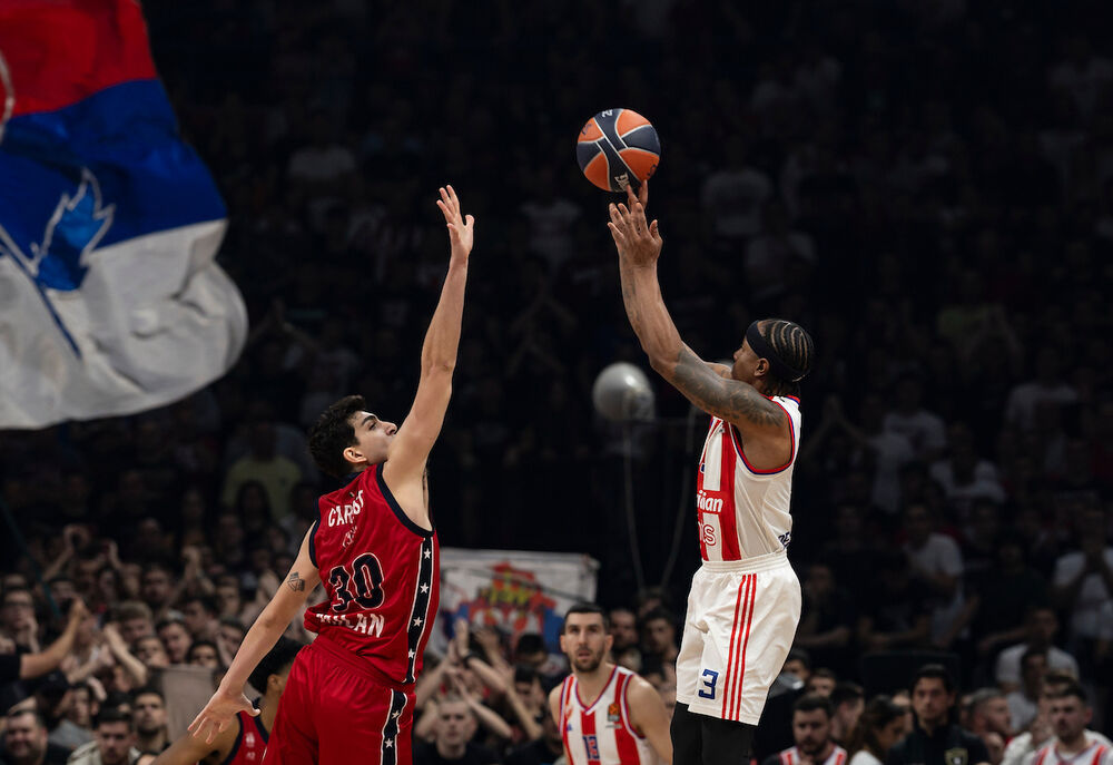 Ajzea Kenan na utakmici Crvene zvezde i Olimpije iz Milana