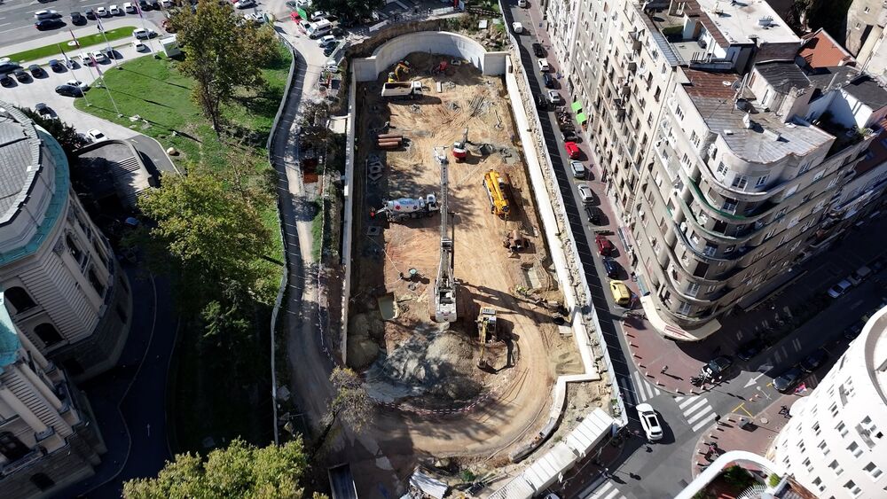 Radovi na izgradnji podzemne garaže u Vlajkovićevoj ulici