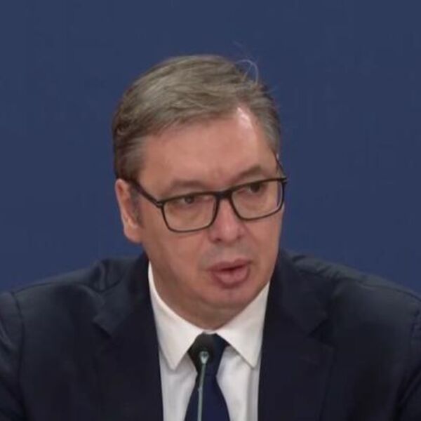 Predsednik Vučić sa studentima u Pionirskom parku: "Studenti su pobedili, blokaderi izgubili" (VIDEO)