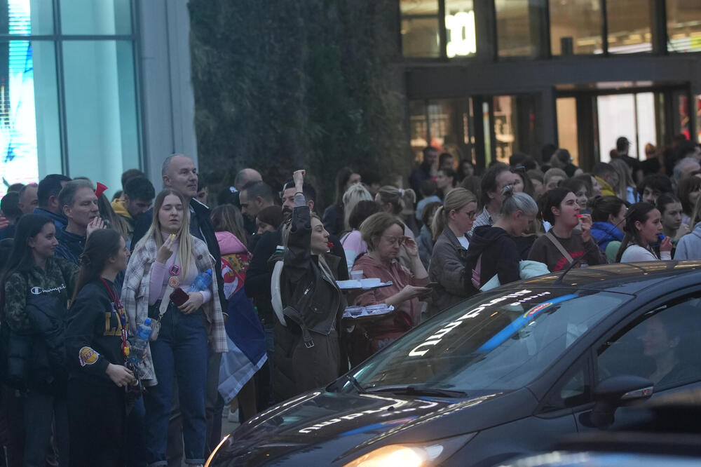 Studenti blokirali centralnu gradsku ulicu
