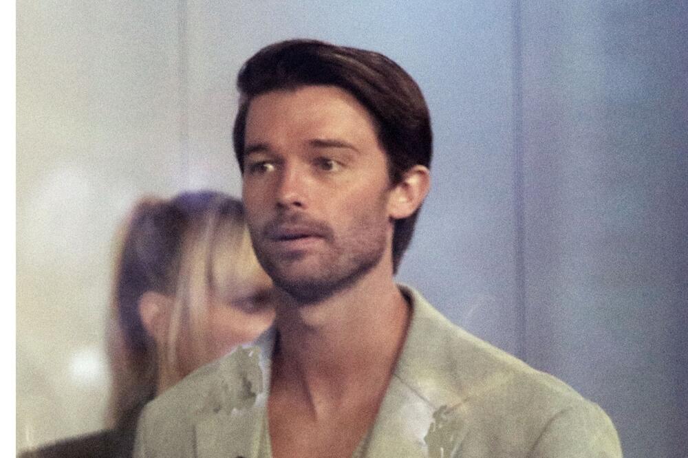 Šta se dešava sa svetom? Gej incest zgrozio javnost, očekuje se i intimni odnos - sin moćnika se poljubio sa bratom