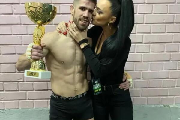 LEĐA JOJ ČUVA MMA BORAC! Prošla u finale, a svi PRIČAJU O NJENOM DEČKU! Pred kamerama mu se...