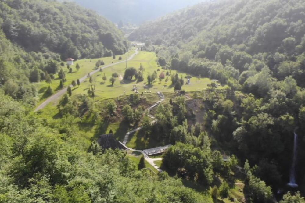 Mitar boluje od cerebralane paralize, zbog ovoga mu potreban plac na planini: Ponuda odmah stigla sa ove "lepotice"