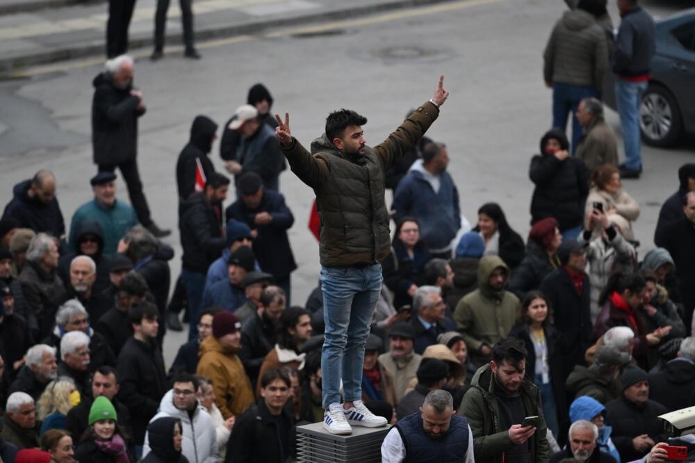 Erdogan žestoko preti: Turska gori, on rešeta!