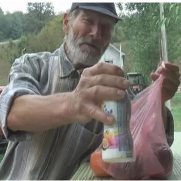 Milutin je fenomen, pitaju se kako je živ: Gazi 8. deceniju, jede samo bajatu hranu, kad vidite šta ima za ručak...