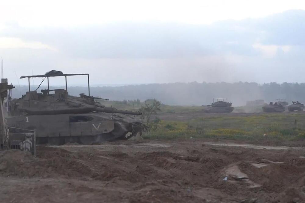 Izrael gađao aerodrom u Sani