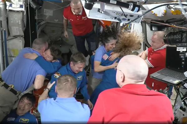 Zarobljeni astonauti će dobiti šok sumu iako su rizikovali zdravlje! Organi za varenje su im....