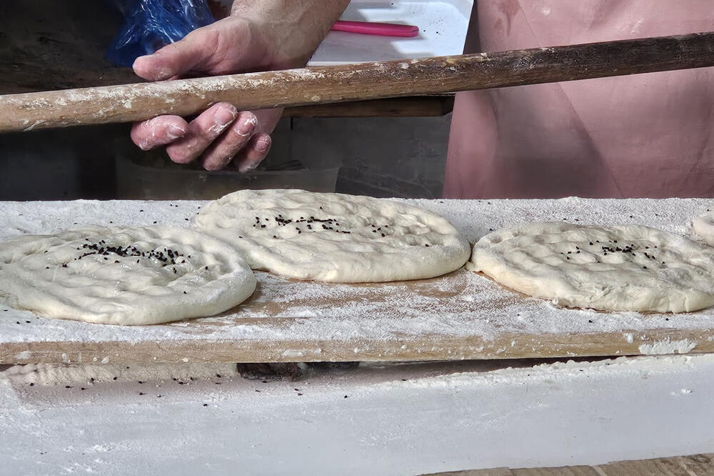 Salko iz Prijepolja čuva recept svog dede Maha: U ovom periodu napravi 40.000 pitaljki - po ovome su posebne