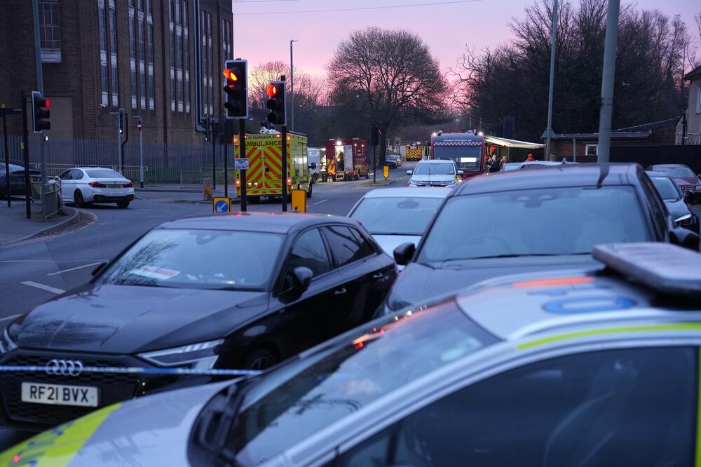 Ne dolazite na aerodrom ni pod kojim uslovima! Haos na Hitrou zbog požara, avioni preusmereni u druge zemlje