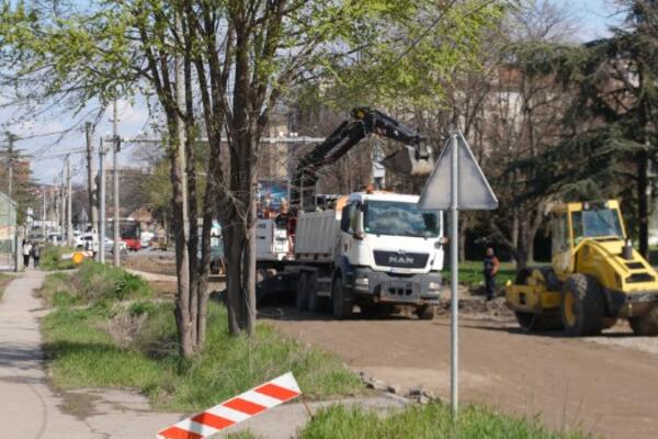 Radovi u Nemanjinoj ulici trajaće do decembra: Evo koje linije MENJAJU TRASU