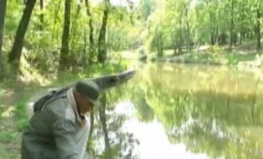 Čovek na jezeru Trešnja