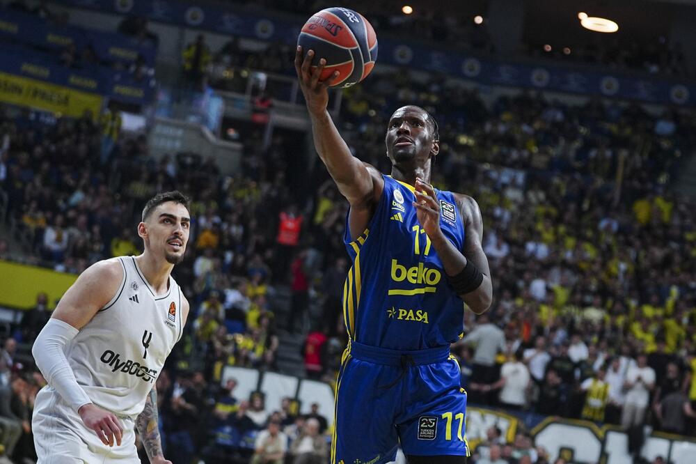 Strela Hejs-Dejvisa za pad Pariza u Istanbulu i radost Crvene zvezde (Video/Foto)